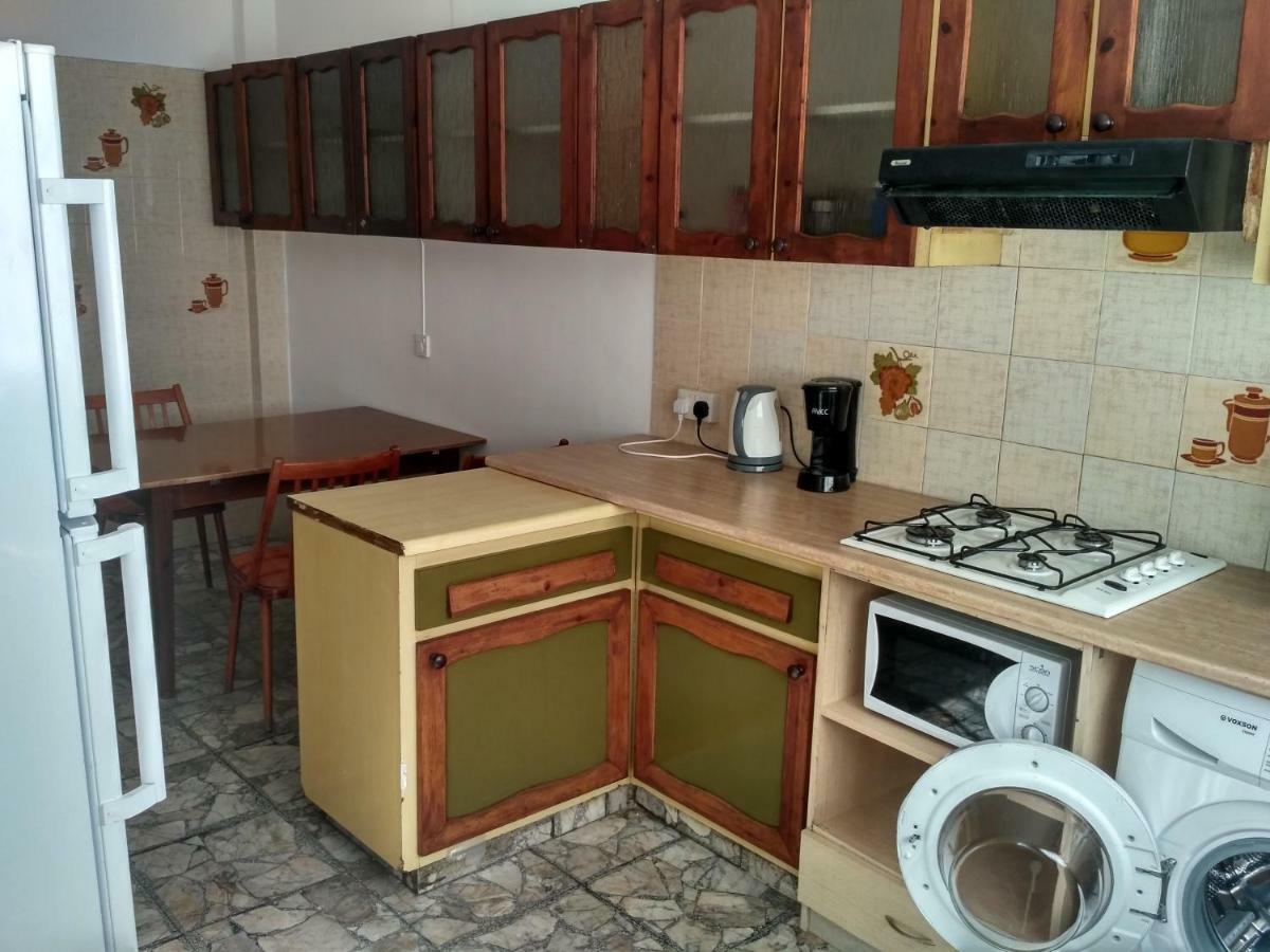 Mystery Shack Hostel Limassol Exterior photo